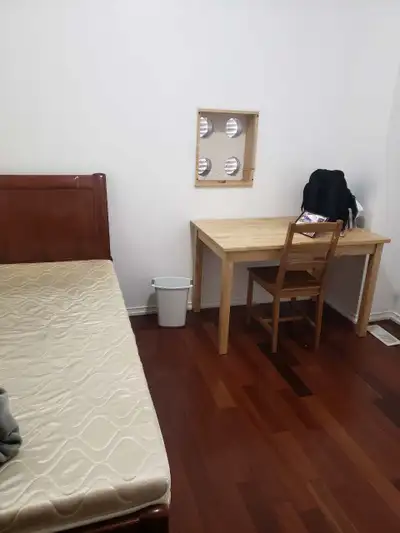 Room for students near York university
