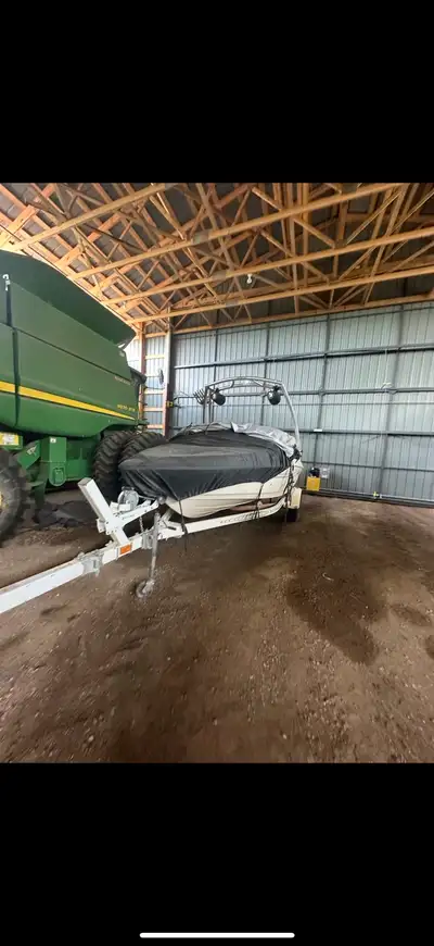 Second owner bought in 2010 always family ran out grew it great starter wakeboarding water skiing tu...
