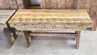 Banc en bois avec finition cirée