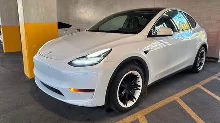 Tesla model y lease transfer dans Autos et camions  à Ville de Montréal - Image 3