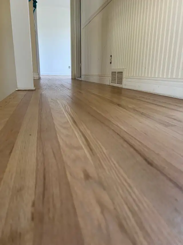Sanding and varnishing of floors62866660520195124