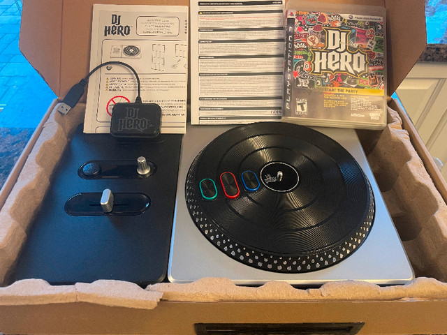 DJ Hero PS3/PS4 turntable and game in Sony Playstation 4 in Oakville / Halton Region