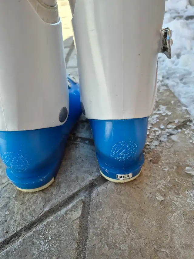 Lange Starlet 21.5 Ski Boots - Blue & White in Ski in Mississauga / Peel Region - Image 4