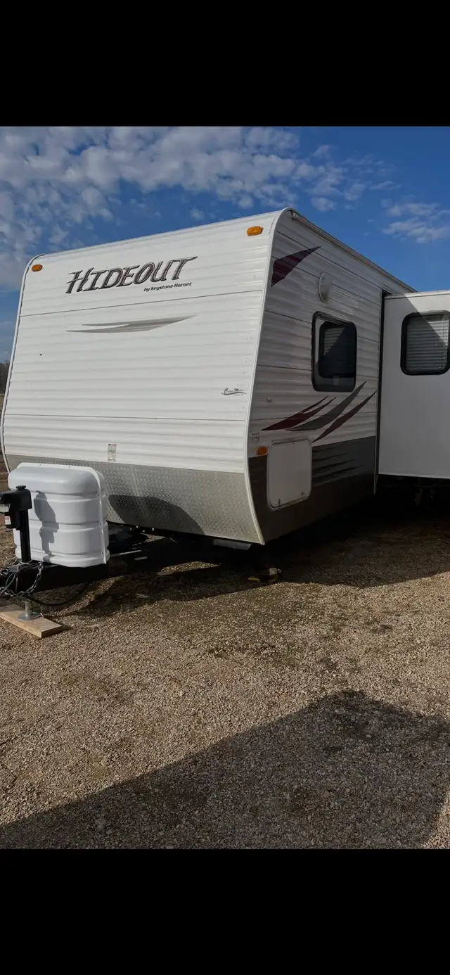 Looking for  Toy Hauler in Travel Trailers & Campers in Regina - Image 2