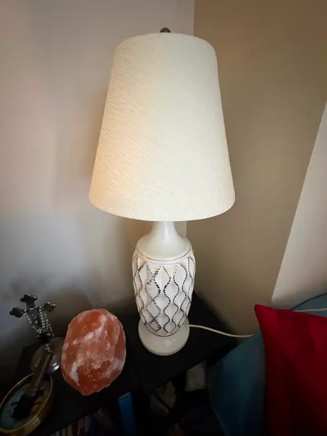 Floor lamp standing floor lamp stands 5 feet high + more in Indoor Lighting & Fans in Oakville / Halton Region - Image 9
