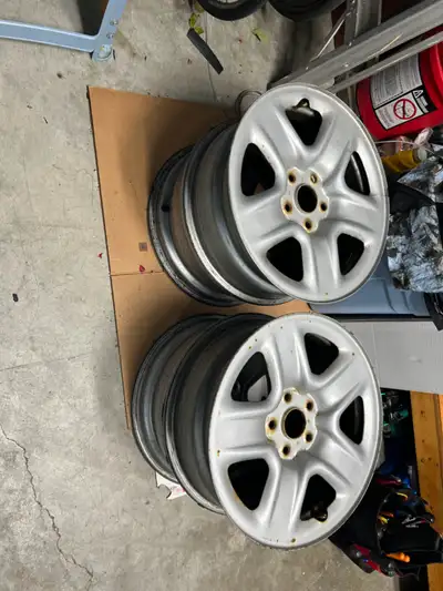 4 Toyota RAV4 Factory Steel Rims came of a 2011 Toyota RAV4, 17”x 7”, Bolt pattern 5 x 114.3 mm Offs...