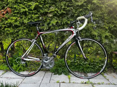 Lapierre Sensium 300 Carbon Road Bike, View more