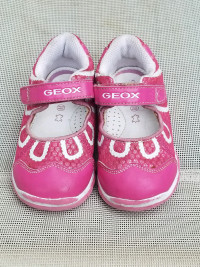 Geox girl toddler shoes size 6.5
