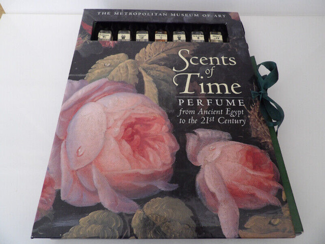 Metropolitan Museum of Art Scents of Time Perfume Set in Arts & Collectibles in Ottawa - Image 2