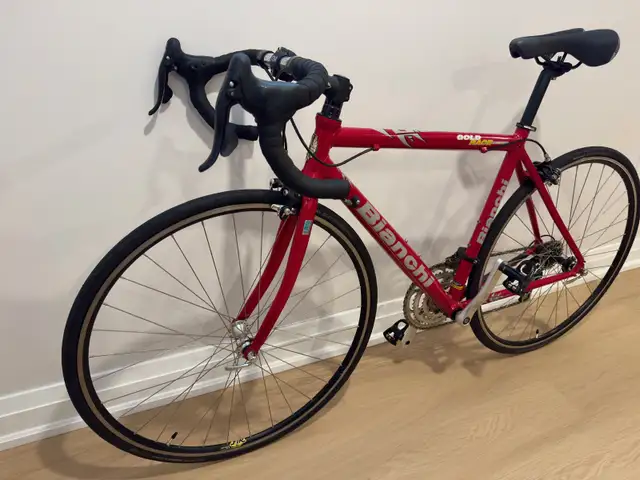 Bianchi Road Bike - Campagnolo, 24 Speed, 54cm Frame in Road in Mississauga / Peel Region - Image 4