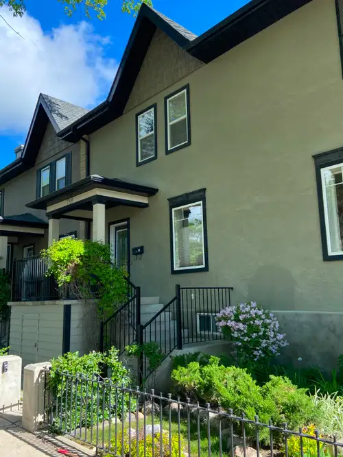 For rent, cozy townhouse in the heart of Nutana! Walking distance to Broadway area, University of Sa...