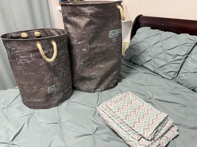 Queen comforter, sheets, curtains and hampers in Bedding in Ottawa - Image 4
