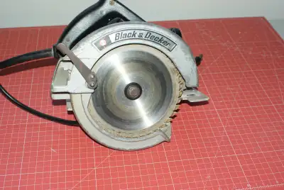 BLACK & DECKER HEAVY DUTY SAWCUT CIRCULAR SAW, View more
