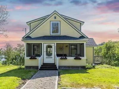 5824 St. Margaret's Bay Road, St Margarets Bay Located at the head of stunning St. Margaret's Bay, t...