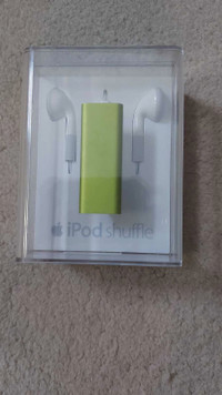 iPod shuffle third gen 4gb new in box