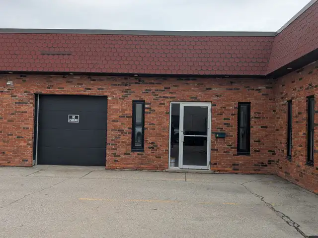 Oakville Commercial Unit for rent in Commercial & Office Space for Rent in Oakville / Halton Region - Image 2