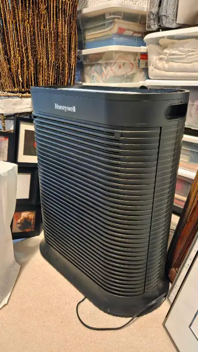Honeywell air purifier. Filters are good and runs well. Unit is regularly $130 plus tax. New filters...