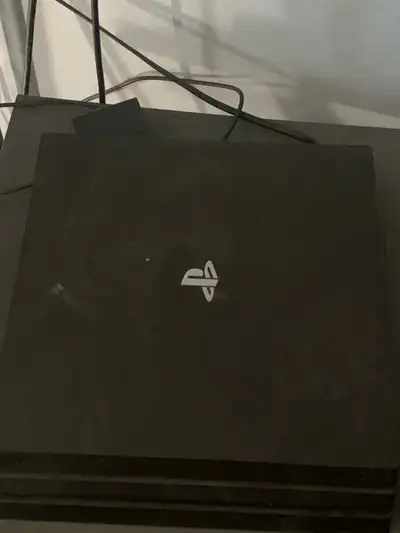 ps4 pro très bonne état, View more