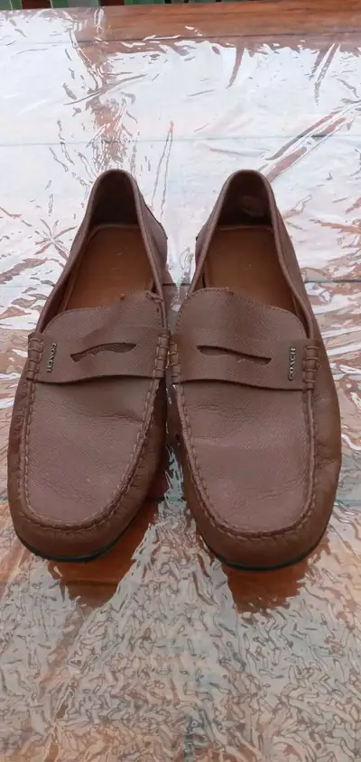 Découvrez ces élégants souliers Coach pour homme de taille 10, parfaits pour une allure décontractée...