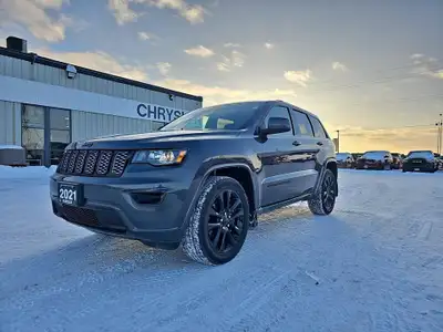 2021 Jeep Grand Cherokee Altitude with less than 42,000 kms. Summer and Winter tires included, Remot...