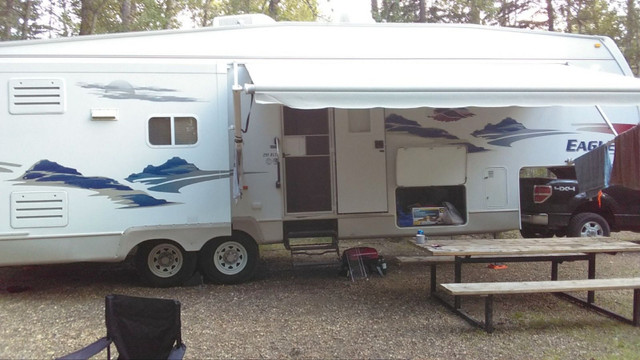 Jayco Eagle 29’ Fifth Wheel in Travel Trailers & Campers in Edmonton - Image 2
