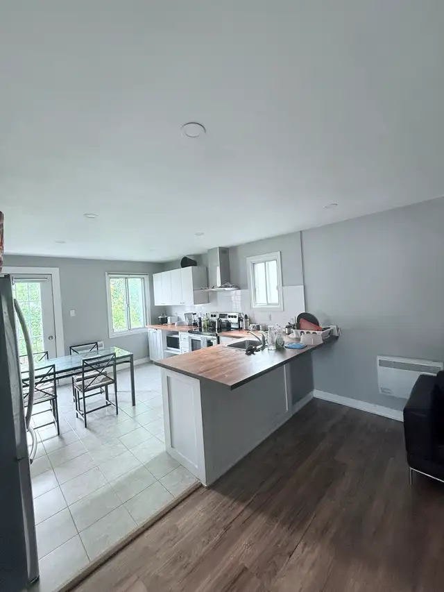 URGENT - LEASE ASSIGNMENT - Furnished room available 1st July62867602443395124