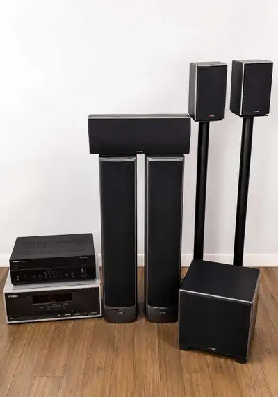 Selling a complete Yamaha surround sound setup in great condition. Includes: • Yamaha RX-V385 Blueto...