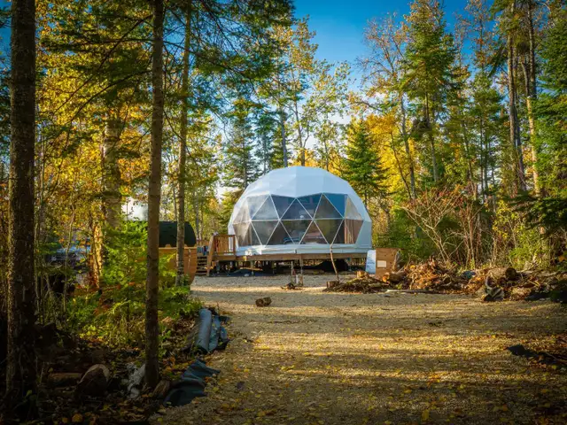 Dome and Spa on the Lake in Manitoba in Canada - Image 7
