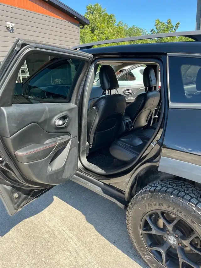 2017 Jeep Cherokee Trailhawk562911384333209608