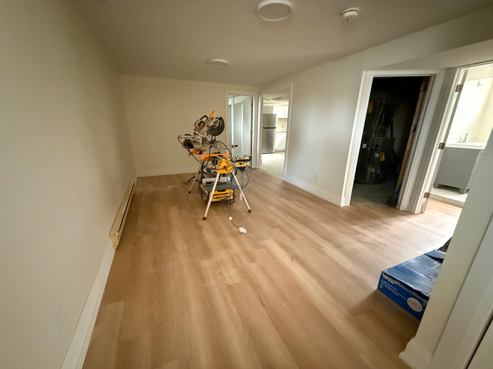 Newly renovated, centrally located 1 bedroom apartment 4
