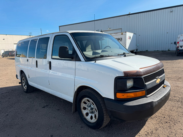 2011 Chevrolet Express 1500 AWD Passenger Van in Cars & Trucks in Edmonton - Image 3
