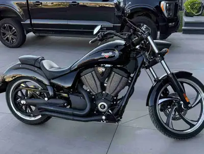 2014 Victory Vegas 8-Ball, 106 Cubic inch V Twin Engine, very good condition, very low km , has cust...