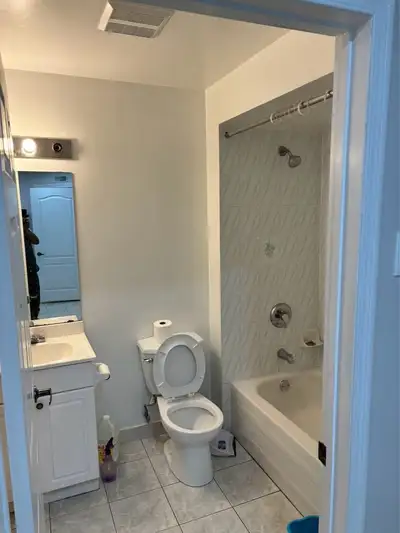 Basement apartment for rent, 2 bed bedrooms + 1 washroom.Separate entrance unit. Kennedy and finch,...