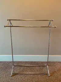 Freestanding towel/laundry drying rack