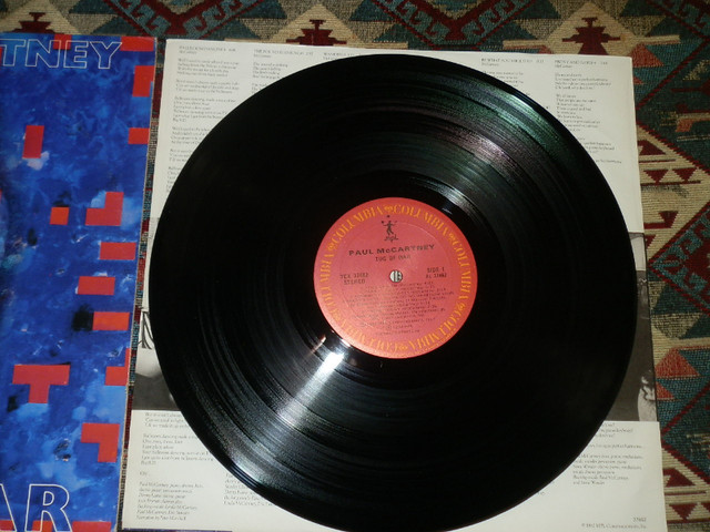 PAUL McCARTNEY -TUG OF WAR- COLUMBIA- LP, MINT CONDITION! in CDs, DVDs & Blu-ray in Dartmouth - Image 4