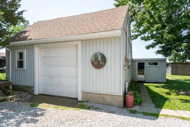 Fantastic Well Maintained Country Home! in Houses for Sale in Chatham-Kent - Image 28