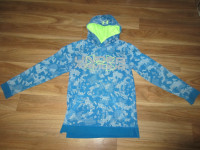 YOUTH UNDER ARMOUR HOODIE - SIZE XL