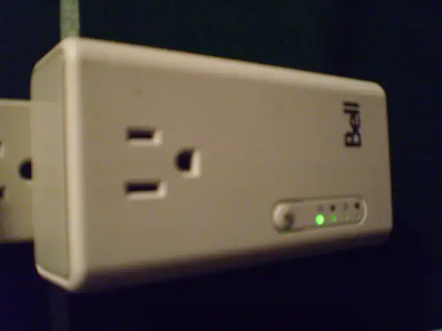 Network Gigabit Router Modem RangeExtender - Apple Netgear DLink in Networking in City of Toronto - Image 8