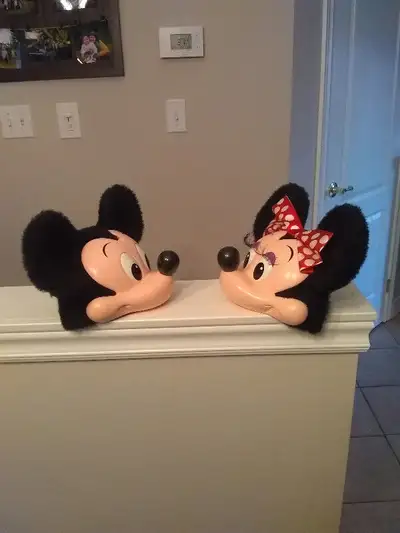 Selling a like new set of vintage Mickey and Minnie Mouse 3D hats. They are in perfect condition as...