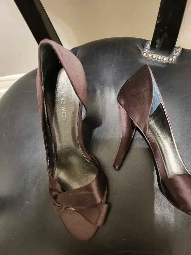BROWN SATIN HEELS62863268473218121