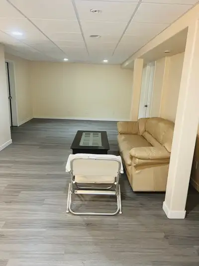 Private Room(basement)– Richmond West ( University of Manitoba