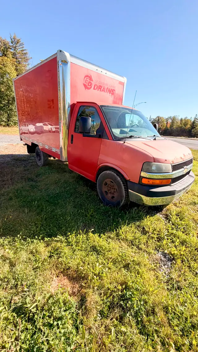 Chevrolet Express Cargo Van 2011605486085445396481