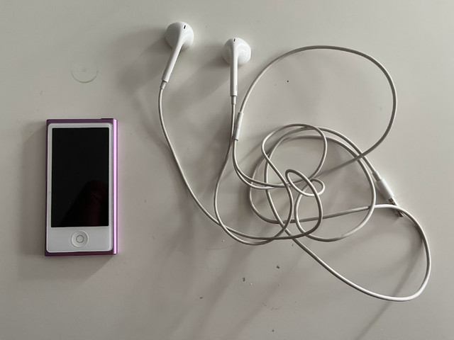 iPod Nano 16Gb (PINK) in iPods & MP3s in Mississauga / Peel Region