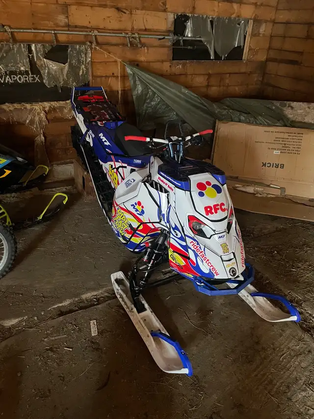 NEW 2025 Sumit  850 Turbo Exp Pkg ETec Shot: many extras: offers in Snowmobiles in St. Albert - Image 3