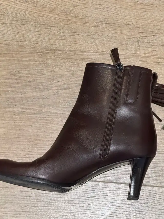 Mansfield women leather boots size 41 / 9.5 US in Women's - Shoes in City of Toronto - Image 4