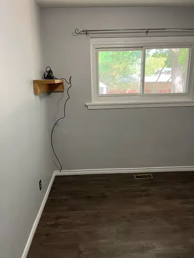 Large room in student house available immediately or begin lease May 1/26. House is occupied by 5 fe...