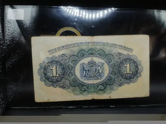 1949 Trinidad and Tobago One Dollar #5e Banknote in Arts & Collectibles in Mississauga / Peel Region - Image 3