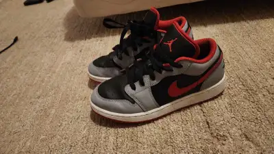 Jordans kids size 4y, View more