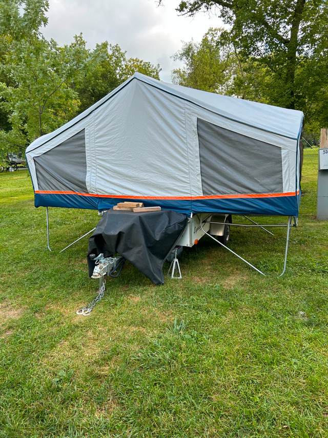 2002 Express Tent Trailer in Travel Trailers & Campers in Muskoka - Image 4