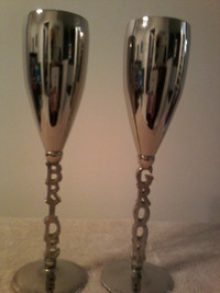 Bride and Groom champagne set